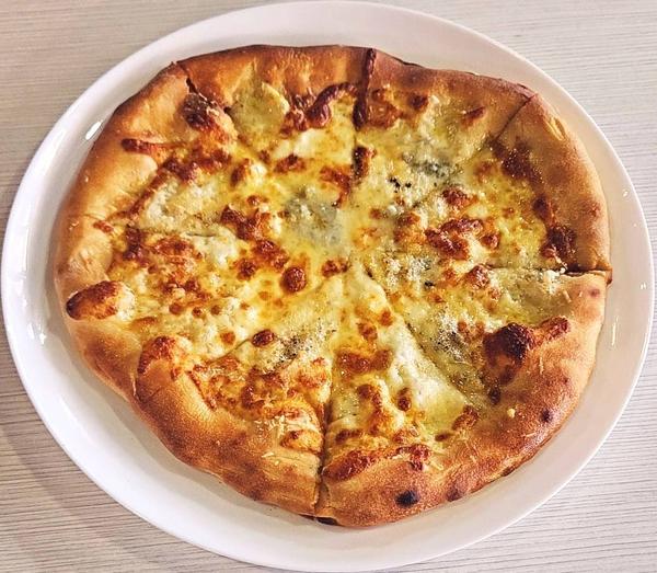 Pizza Quatro Formaggi